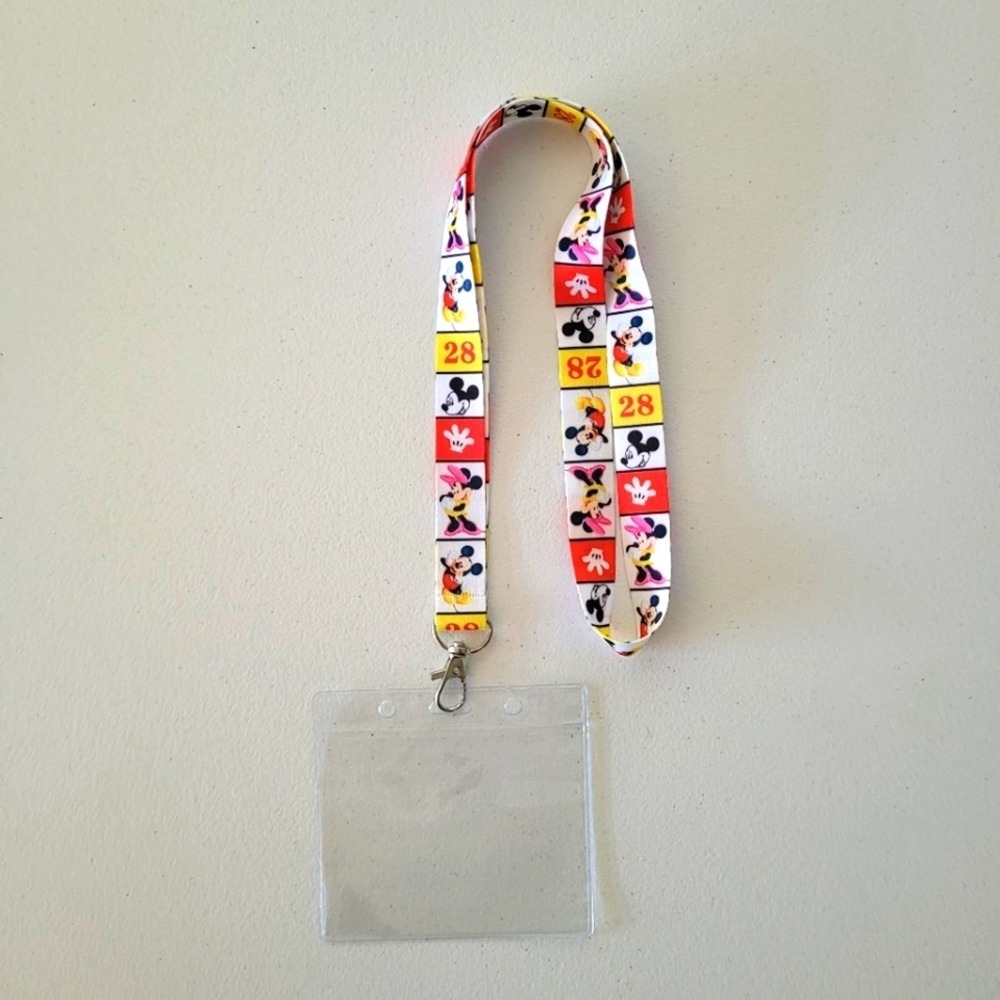Walt Disney World Mickey and Minnie White Lanyard and Vaccine Card Cover